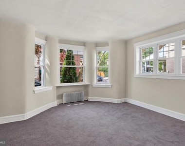 332 W Washington Street - Photo Thumbnail 8