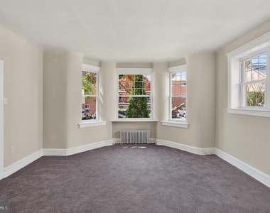 332 W Washington Street - Photo Thumbnail 9