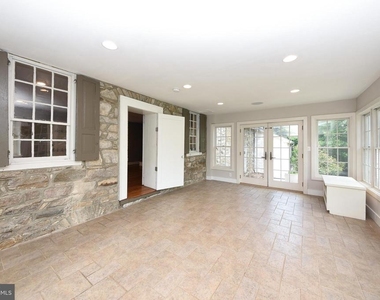 966 Paige Court - Photo Thumbnail 7