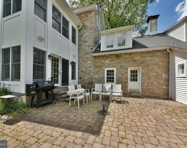 966 Paige Court - Photo Thumbnail 35