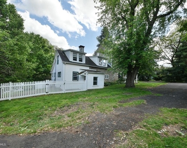 966 Paige Court - Photo Thumbnail 3