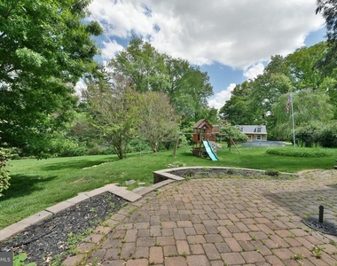 966 Paige Court - Photo Thumbnail 34
