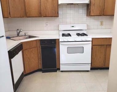 8 Joyner Court - Photo Thumbnail 5