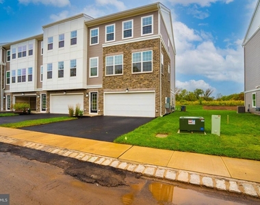 138 Ada Hightower Avenue - Photo Thumbnail 2