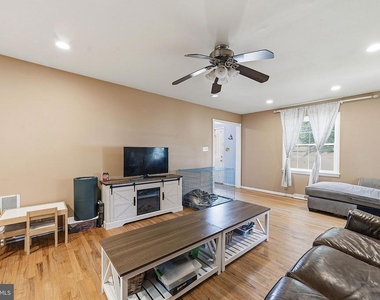 292 Glenn Ave - Photo Thumbnail 3