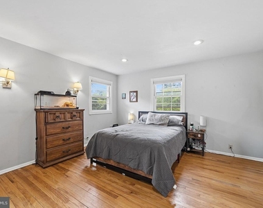292 Glenn Ave - Photo Thumbnail 13