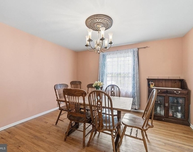 292 Glenn Ave - Photo Thumbnail 6