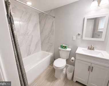 383 Johnson Avenue - Photo Thumbnail 8
