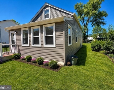 383 Johnson Avenue - Photo Thumbnail 4