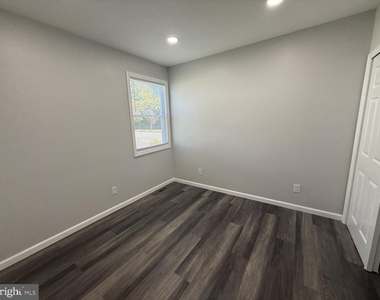 383 Johnson Avenue - Photo Thumbnail 11