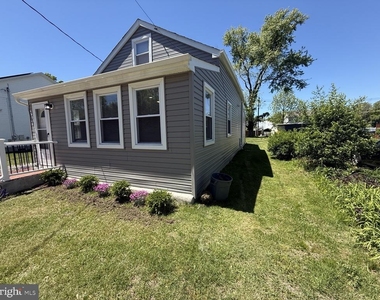 383 Johnson Avenue - Photo Thumbnail 5