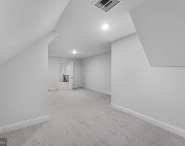 105 Samjan Circle - Photo Thumbnail 39