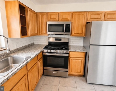 46 E Union Street - Photo Thumbnail 2