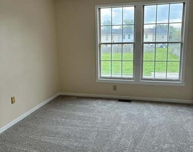 1537 Violet Drive - Photo Thumbnail 9