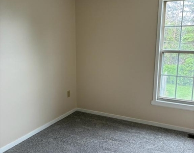 1537 Violet Drive - Photo Thumbnail 6
