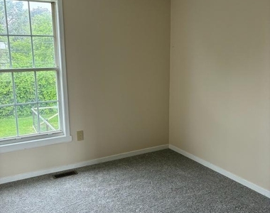 1537 Violet Drive - Photo Thumbnail 7