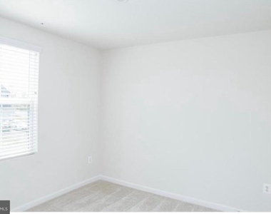 118 Charlotte Street - Photo Thumbnail 19
