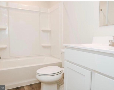118 Charlotte Street - Photo Thumbnail 15