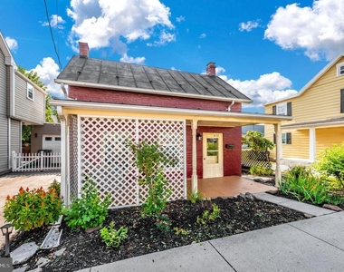 828 S Potomac Street - Photo Thumbnail 27