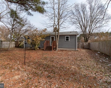 101 Brooks Lane - Photo Thumbnail 24
