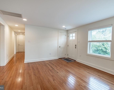 101 Brooks Lane - Photo Thumbnail 10