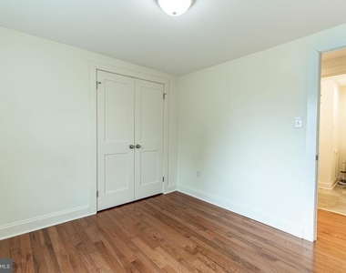 101 Brooks Lane - Photo Thumbnail 16