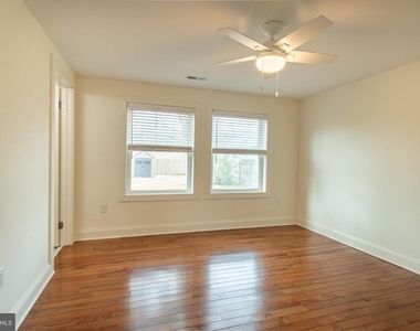 101 Brooks Lane - Photo Thumbnail 18