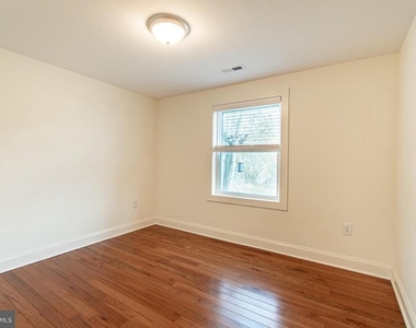 101 Brooks Lane - Photo Thumbnail 17