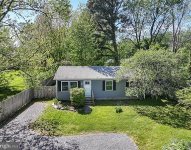 101 Brooks Lane - Photo Thumbnail 3