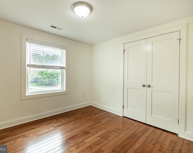 101 Brooks Lane - Photo Thumbnail 15