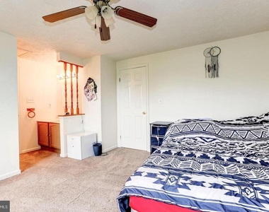10117 Shelldrake Circle - Photo Thumbnail 13