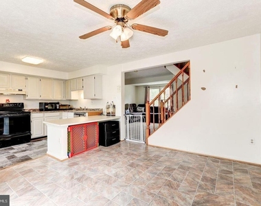 10117 Shelldrake Circle - Photo Thumbnail 4