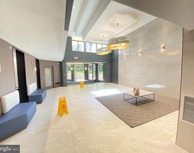 7111 Woodmont Avenue - Photo Thumbnail 2