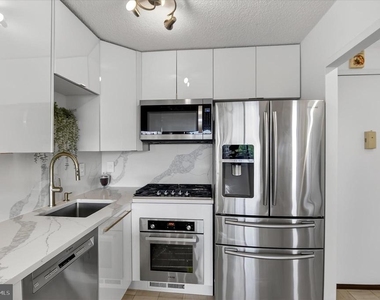 5225 Pooks Hill Road - Photo Thumbnail 5