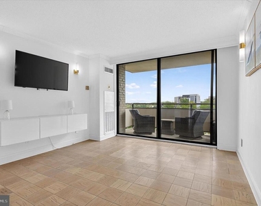 5225 Pooks Hill Road - Photo Thumbnail 10