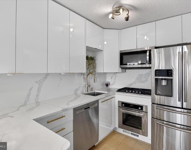 5225 Pooks Hill Road - Photo Thumbnail 6