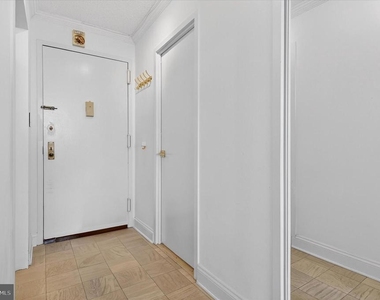5225 Pooks Hill Road - Photo Thumbnail 4