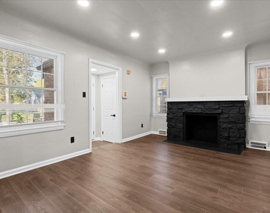 10042 Grayton Street - Photo Thumbnail 9