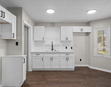 10042 Grayton Street - Photo Thumbnail 8