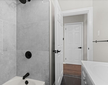 10042 Grayton Street - Photo Thumbnail 11