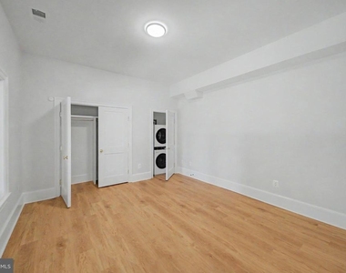 10205 Sorrel Avenue - Photo Thumbnail 14