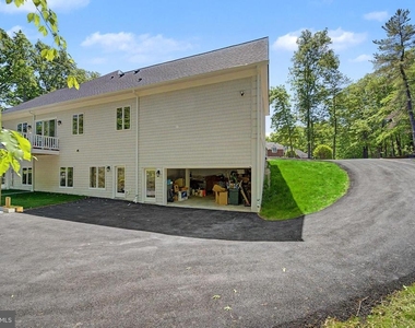 10205 Sorrel Avenue - Photo Thumbnail 2