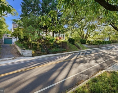 605 Ethan Allen Avenue - Photo Thumbnail 2