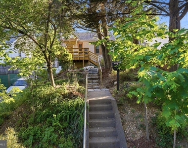 605 Ethan Allen Avenue - Photo Thumbnail 4