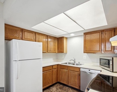 704 Suffield Drive - Photo Thumbnail 8