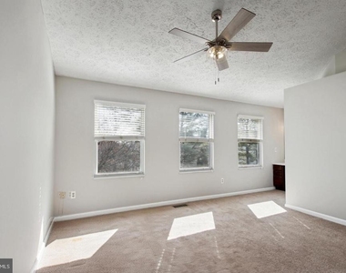 704 Suffield Drive - Photo Thumbnail 10