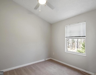 704 Suffield Drive - Photo Thumbnail 14