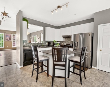 2572 Carrington Way - Photo Thumbnail 18