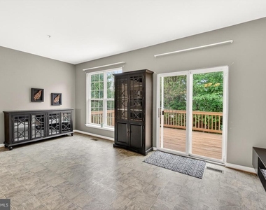2572 Carrington Way - Photo Thumbnail 20