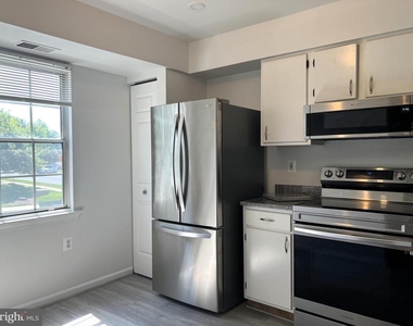 439 Terry Court - Photo Thumbnail 7